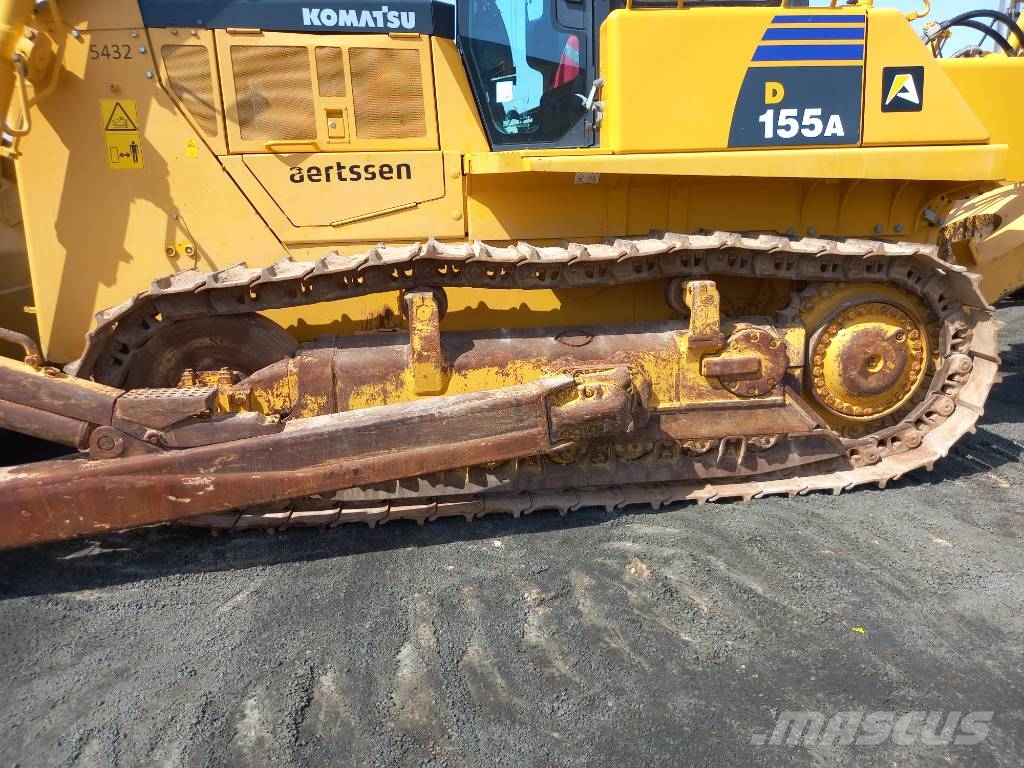 Komatsu D155A-6R (4pcs available for sale in Abu Dhabi) Dozere Beltegående
