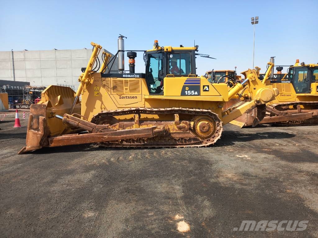 Komatsu D155A-6R (4pcs available for sale in Abu Dhabi) Dozere Beltegående