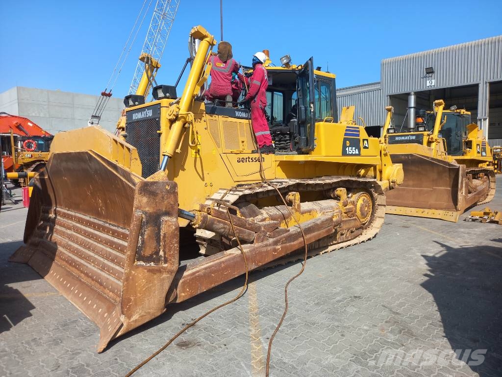 Komatsu D155A-6R (4pcs available for sale in Abu Dhabi) Dozere Beltegående