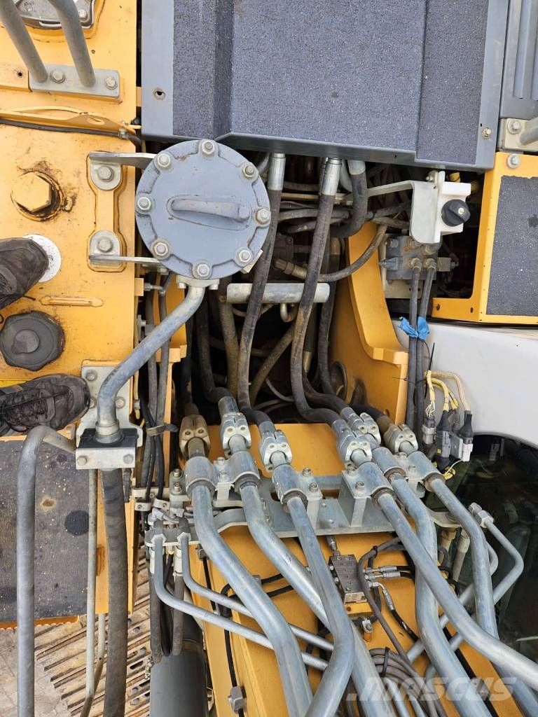 Liebherr R 926 LC Rupsgraafmachines