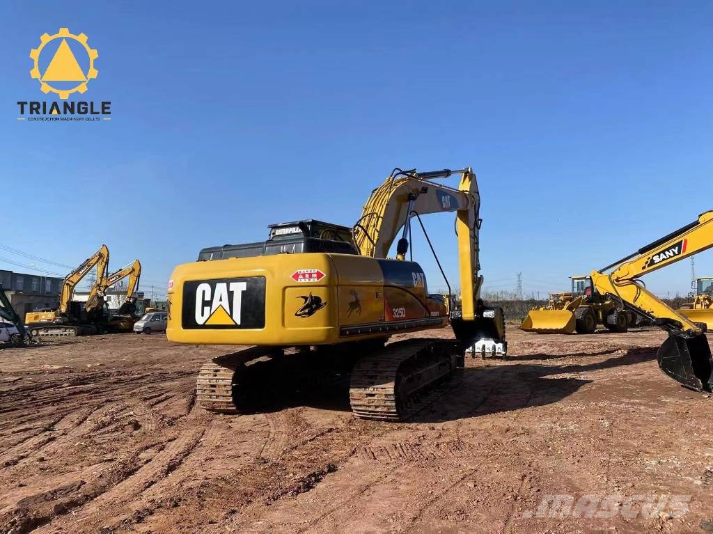 CAT 325 D L Гусеничні екскаватори