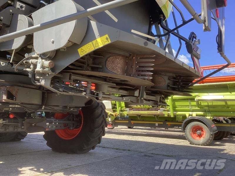 CLAAS Lexion 6900 TT Combine harvesters