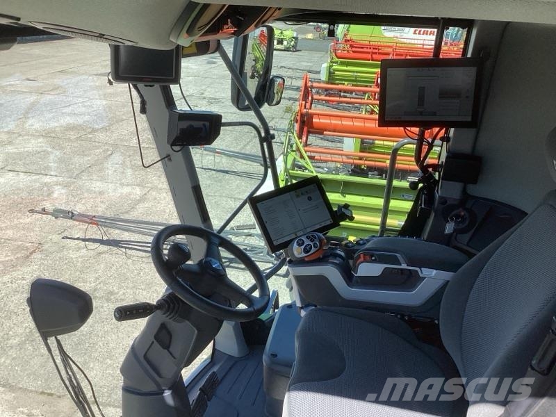 CLAAS Lexion 6900 TT Combine harvesters