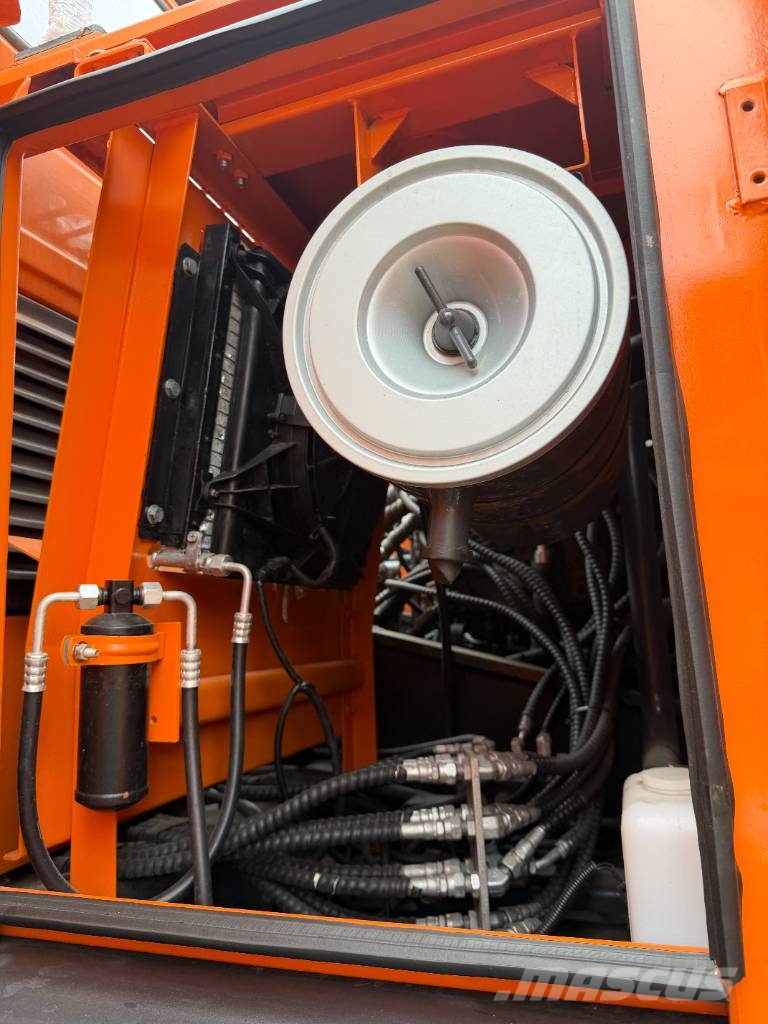 Doosan DX 225 LCA  3000 units excavators in stock Rupsgraafmachines