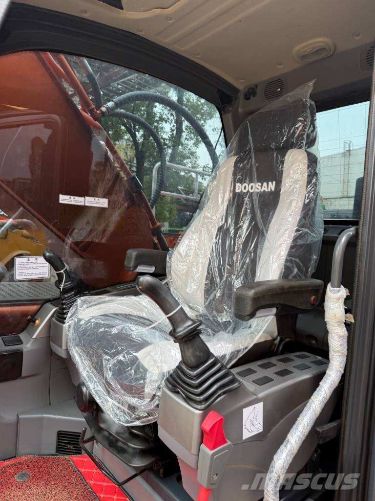 Doosan DX 225 LCA  3000 units excavators in stock Rupsgraafmachines