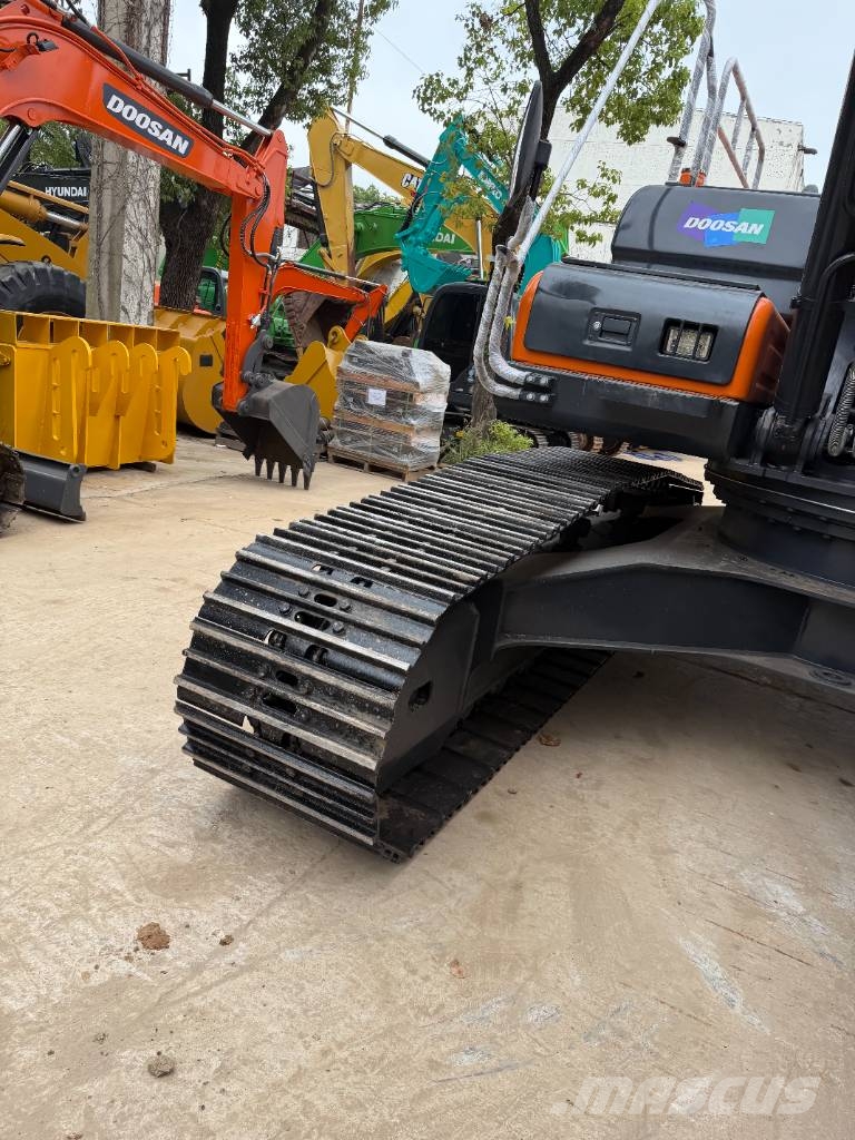 Doosan DX 225 LCA  3000 units excavators in stock Rupsgraafmachines