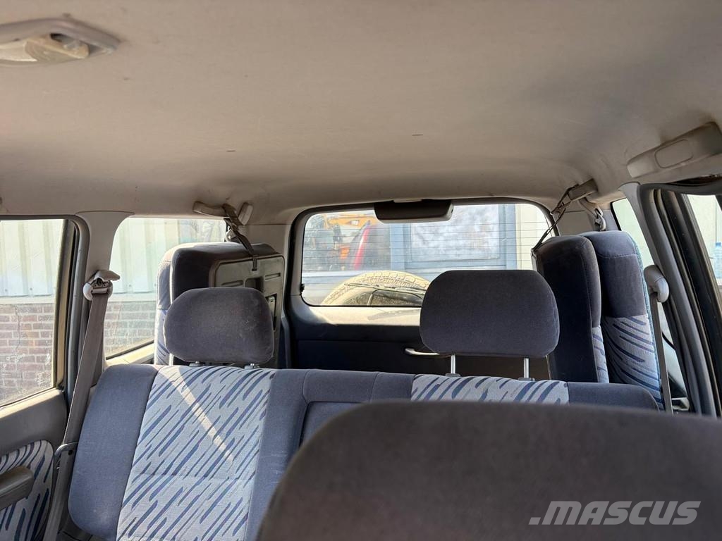 Toyota Land Cruiser VX - SUV - Manual Gearbox - 4x4 - Pow Carros