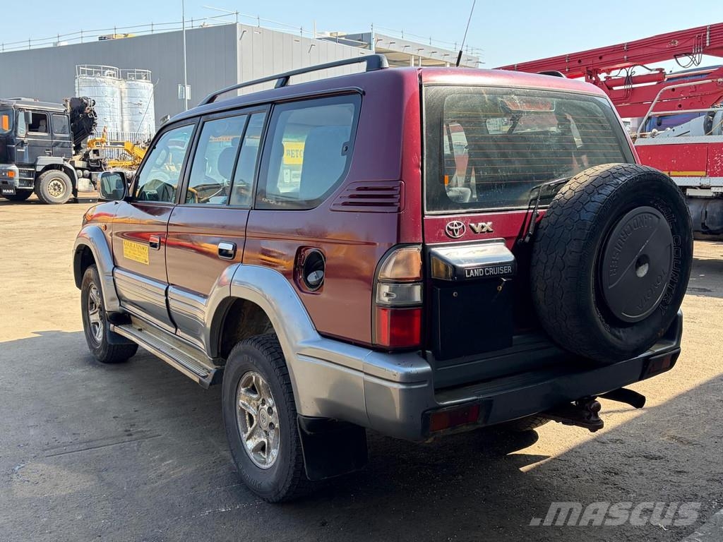 Toyota Land Cruiser VX - SUV - Manual Gearbox - 4x4 - Pow Carros