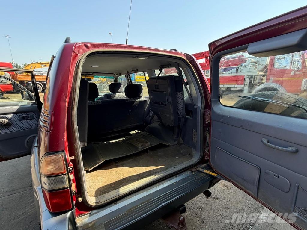 Toyota Land Cruiser VX - SUV - Manual Gearbox - 4x4 - Pow Carros
