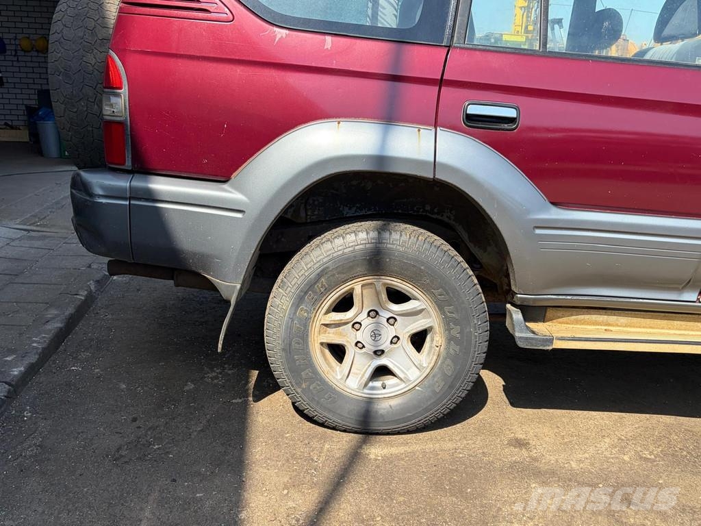 Toyota Land Cruiser VX - SUV - Manual Gearbox - 4x4 - Pow Carros