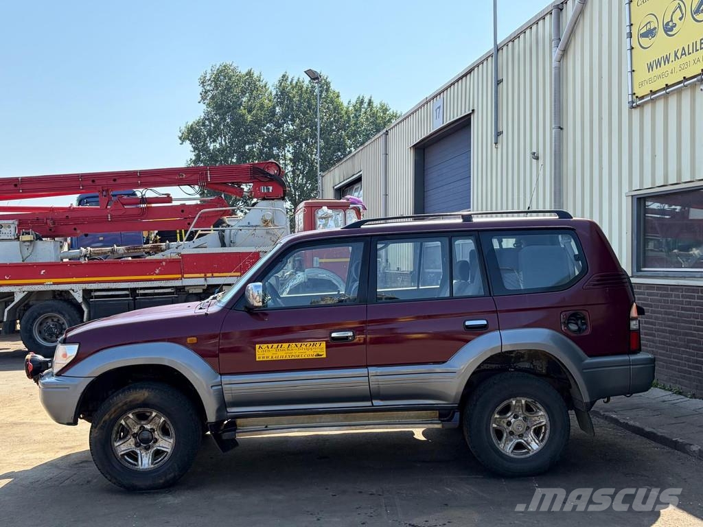 Toyota Land Cruiser VX - SUV - Manual Gearbox - 4x4 - Pow Carros