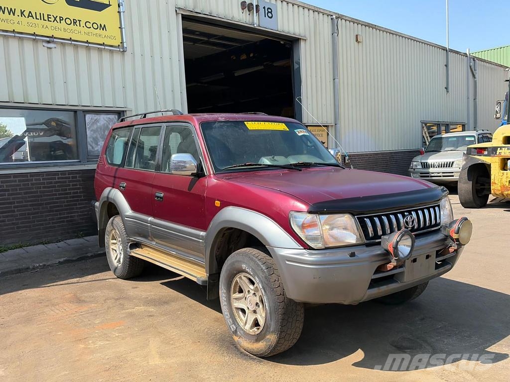 Toyota Land Cruiser VX - SUV - Manual Gearbox - 4x4 - Pow Carros