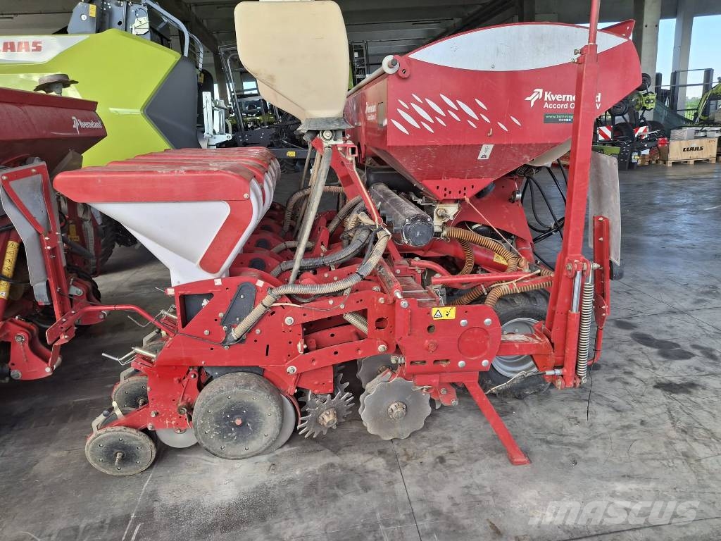 Kverneland OPTIMA V E DRIVE 6 FILE ماكينات البذر الدقيق