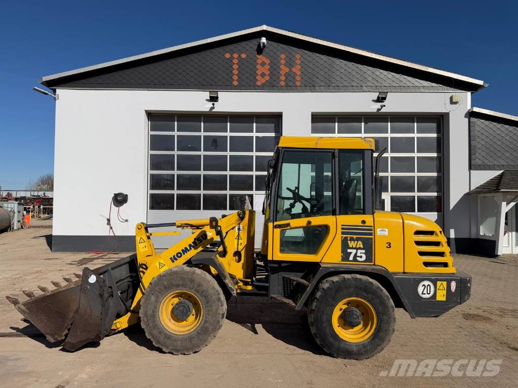 Komatsu WA 75-3 Фронтальные погрузчики
