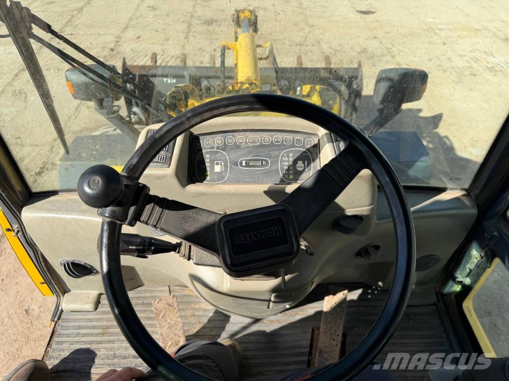 Komatsu WA 75-3 Фронтальные погрузчики