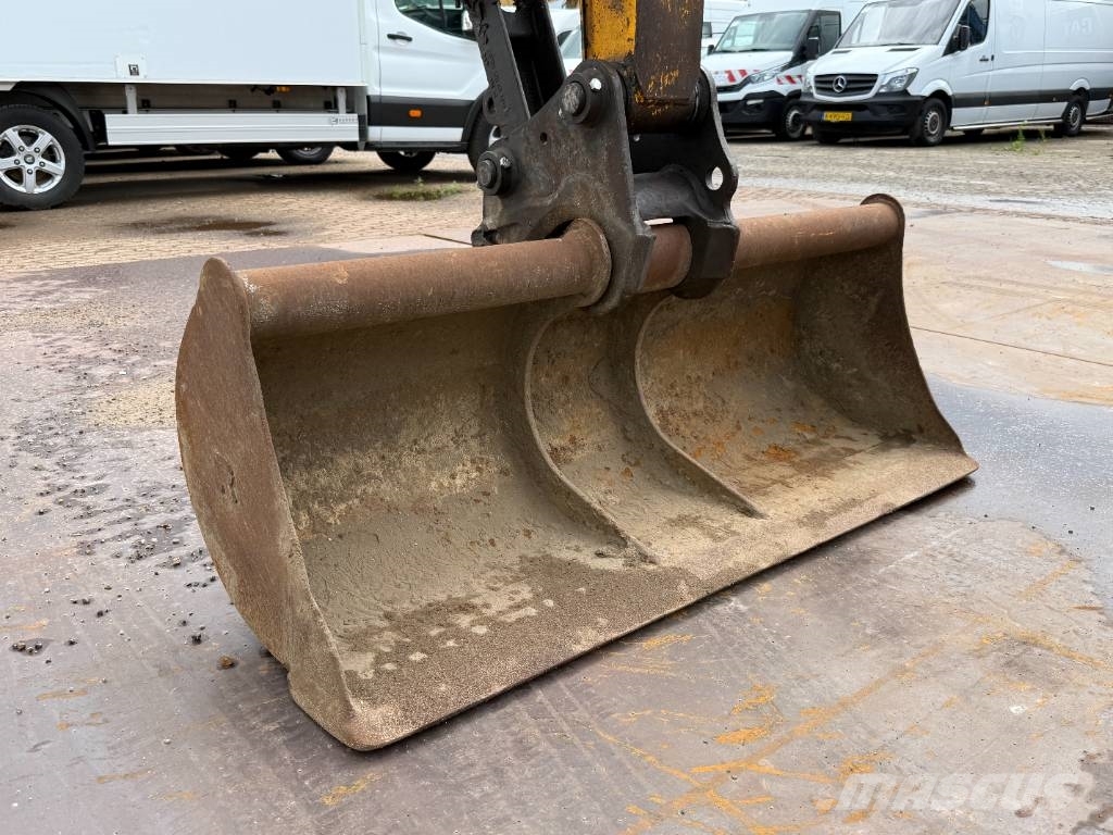 JCB 48Z-1 - Hammer Lines / Quick Coupler Minibagger < 7t