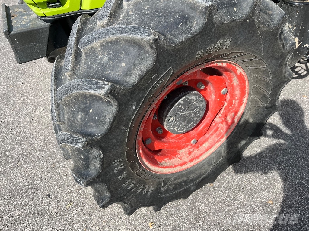 CLAAS Elios 230 Trattori