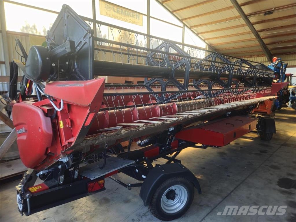 Case IH 3050 STD 7,62M Kombajnove hlavice