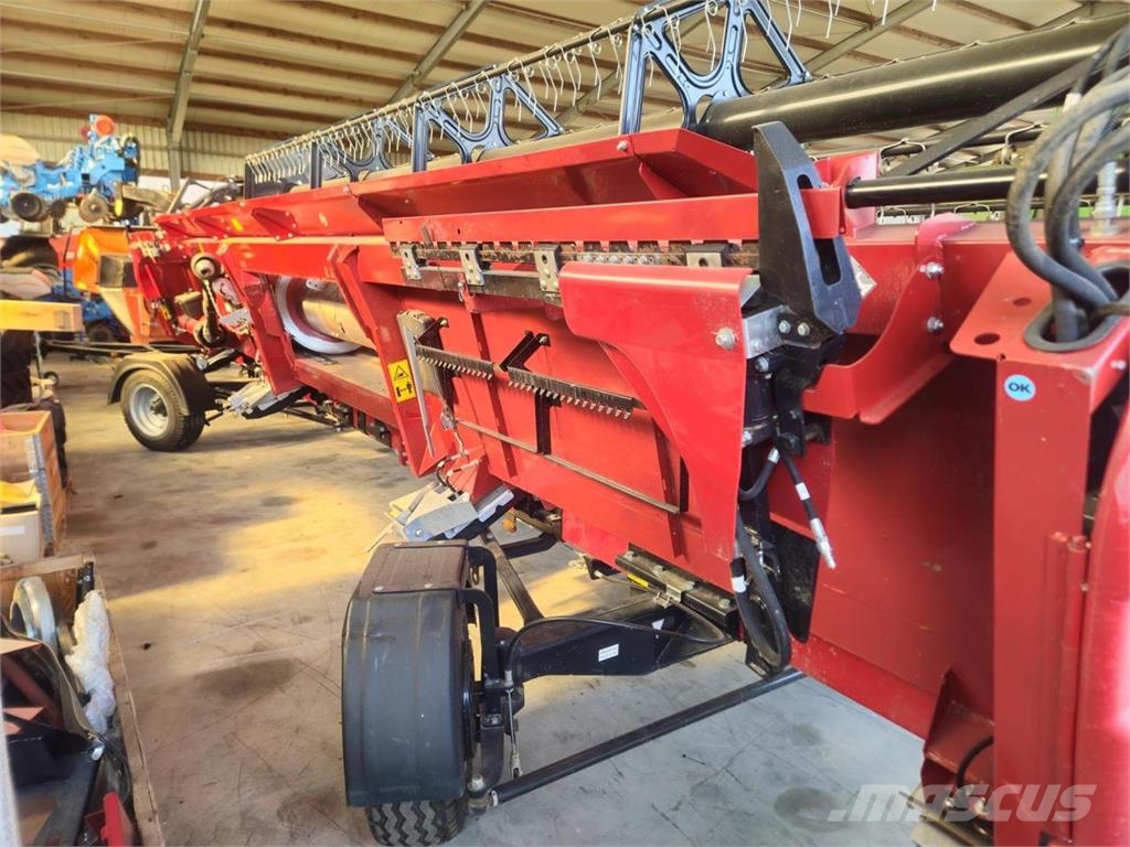 Case IH 3050 STD 7,62M Kombajnove hlavice