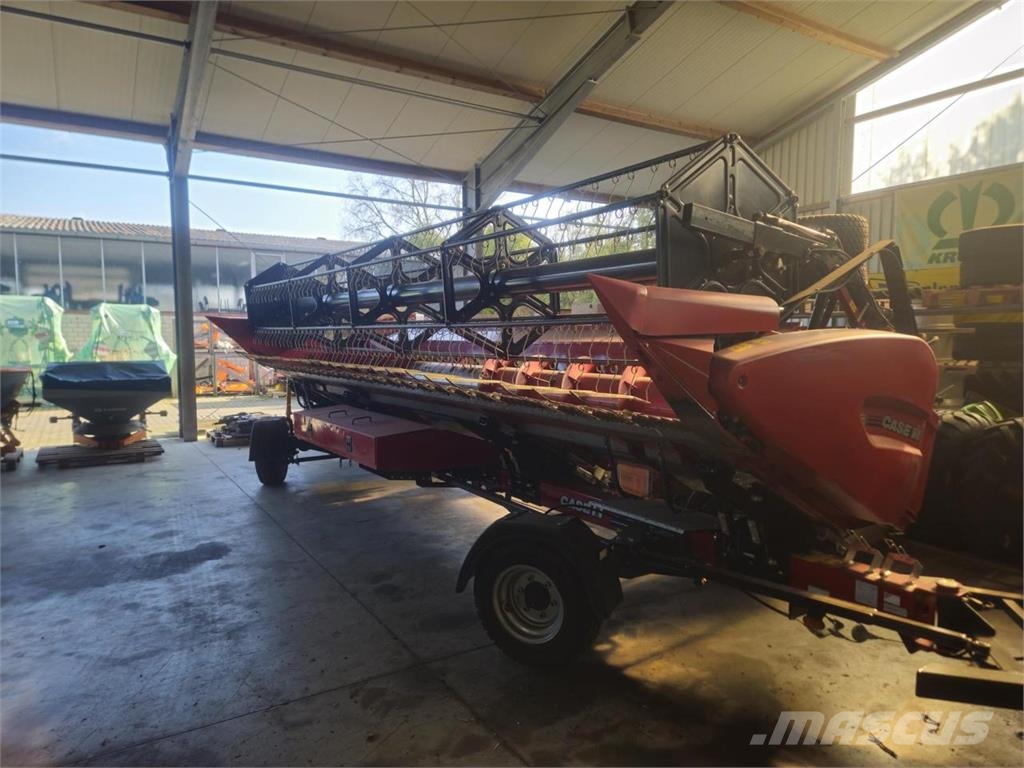 Case IH 3050 STD 7,62M Kombajnove hlavice