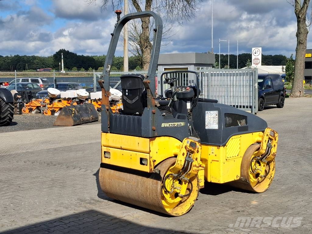 Bomag BW 120 AD-4 Porinių būgnų volai