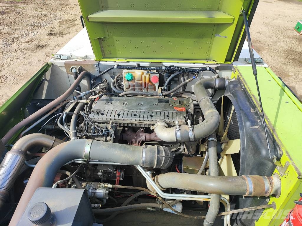 CLAAS Tucano 320 Kombinované zberacie stroje