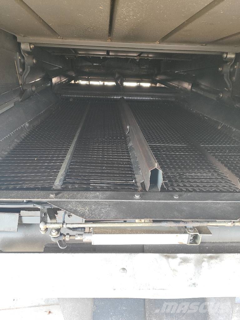CLAAS Tucano 320 Kombinované zberacie stroje