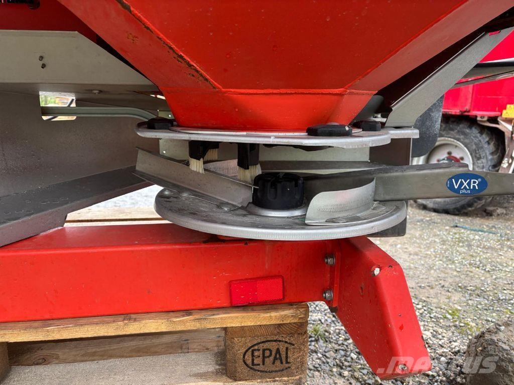 Kuhn Axis 40.1 W Ruiskulannoittimet