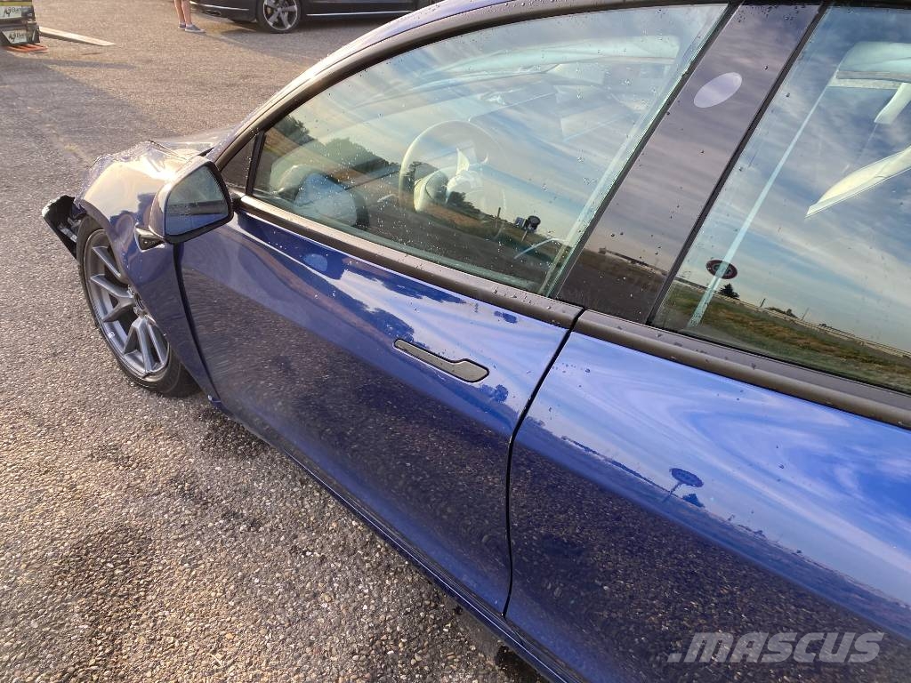 Tesla Model 3 Basis RWD Carte Grise Française endommagée Coches