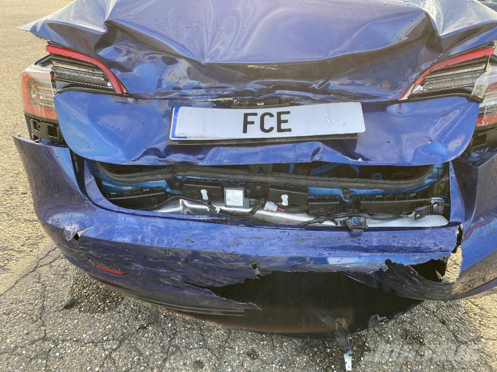 Tesla Model 3 Basis RWD Carte Grise Française endommagée Coches