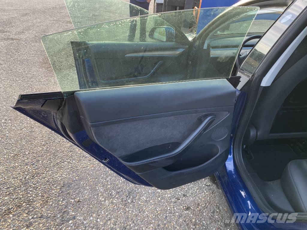 Tesla Model 3 Basis RWD Carte Grise Française endommagée Coches