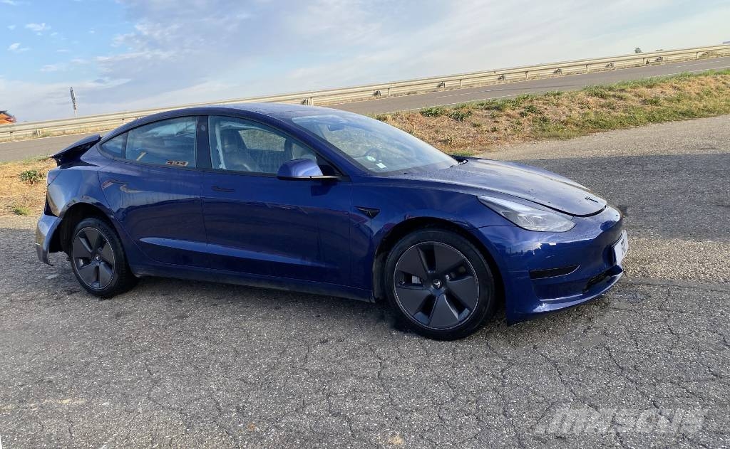 Tesla Model 3 Basis RWD Carte Grise Française endommagée Coches