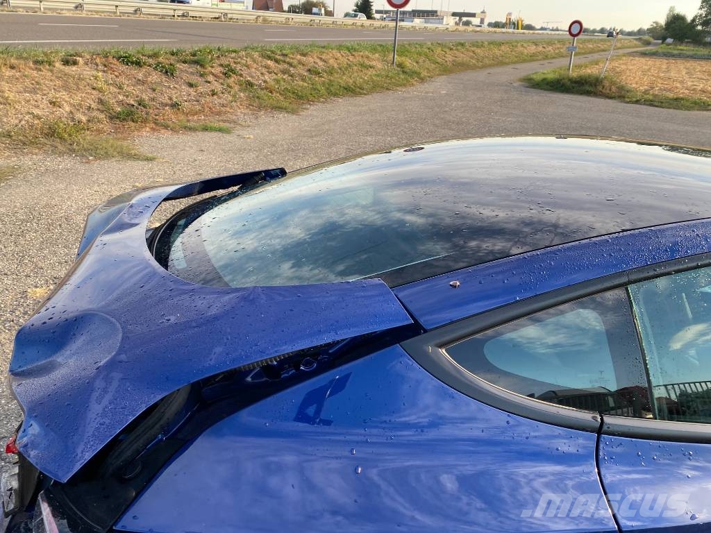Tesla Model 3 Basis RWD Carte Grise Française endommagée Coches