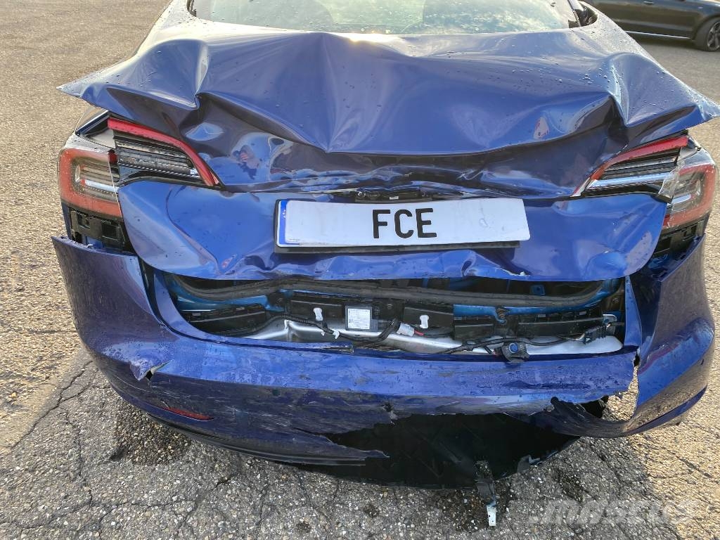 Tesla Model 3 Basis RWD Carte Grise Française endommagée Coches