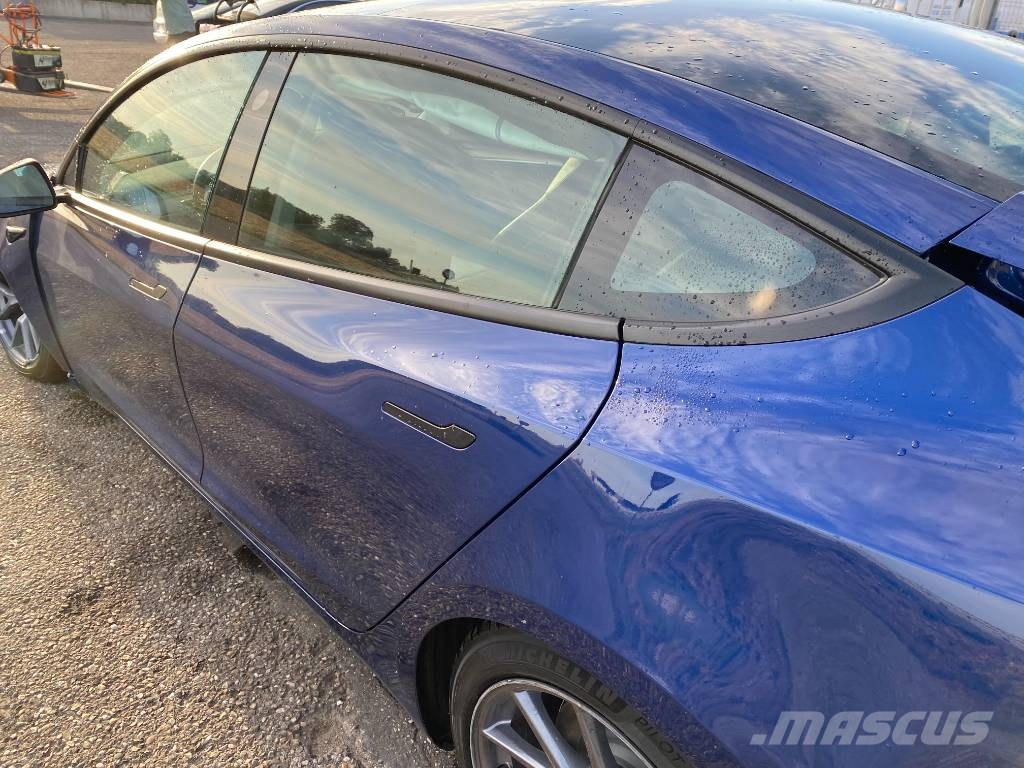 Tesla Model 3 Basis RWD Carte Grise Française endommagée Coches