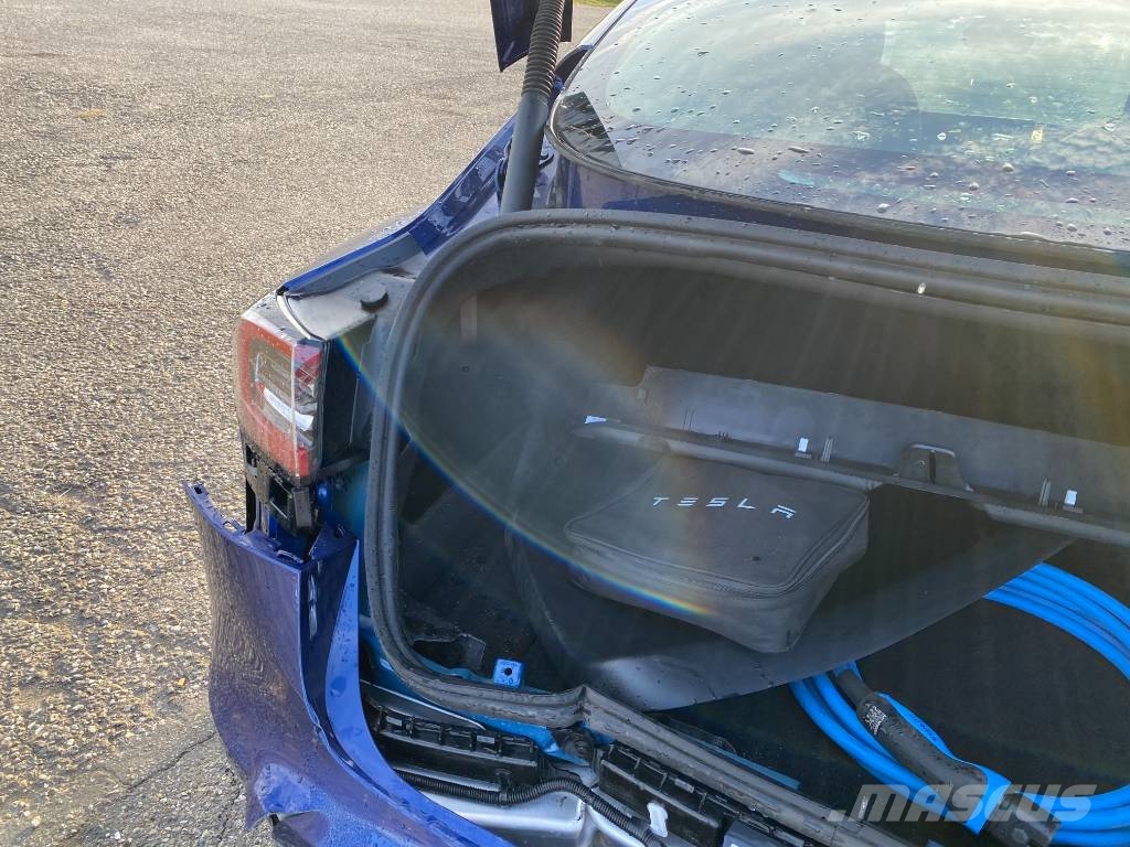 Tesla Model 3 Basis RWD Carte Grise Française endommagée Coches