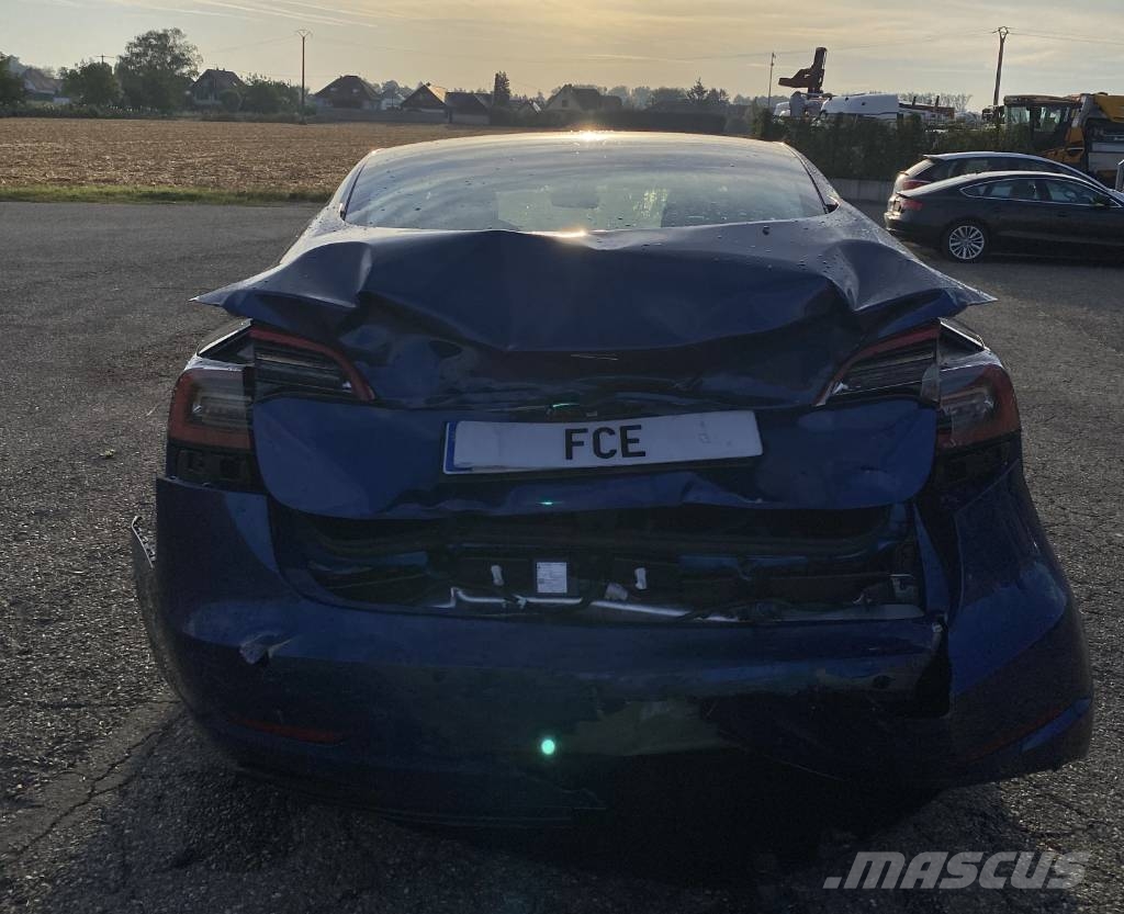 Tesla Model 3 Basis RWD Carte Grise Française endommagée Coches