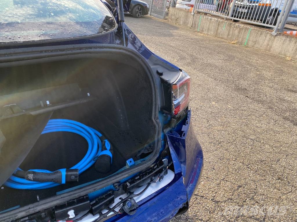 Tesla Model 3 Basis RWD Carte Grise Française endommagée Coches