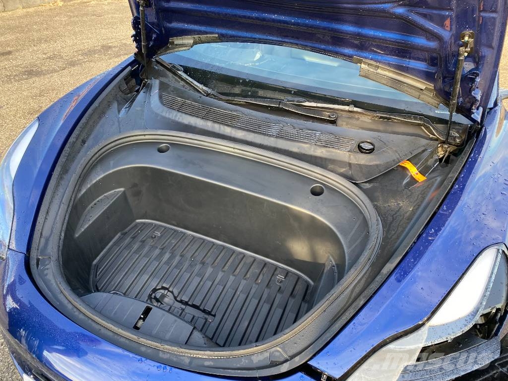 Tesla Model 3 Basis RWD Carte Grise Française endommagée Coches