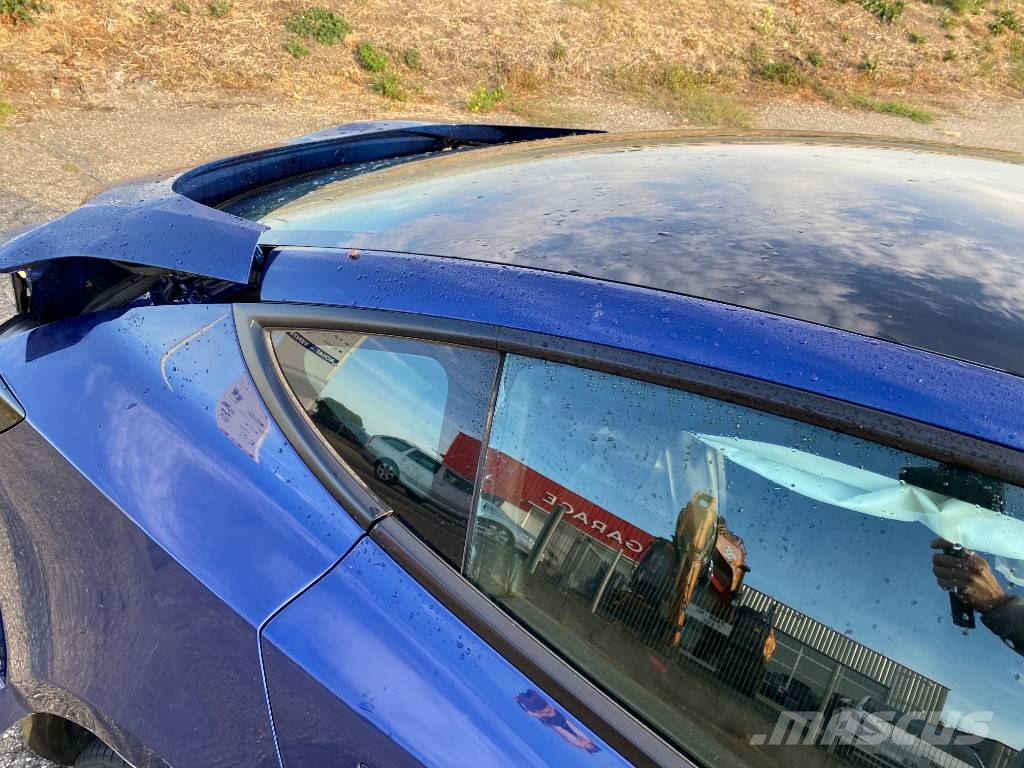 Tesla Model 3 Basis RWD Carte Grise Française endommagée Coches