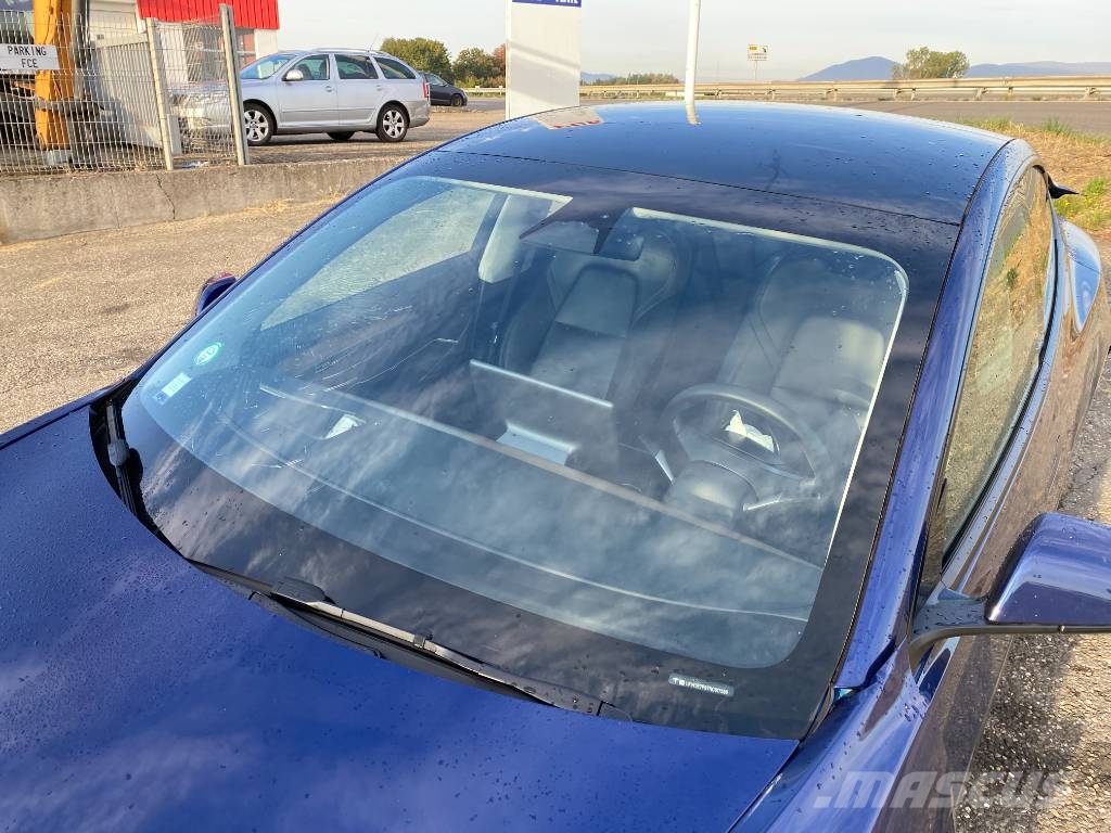 Tesla Model 3 Basis RWD Carte Grise Française endommagée Coches