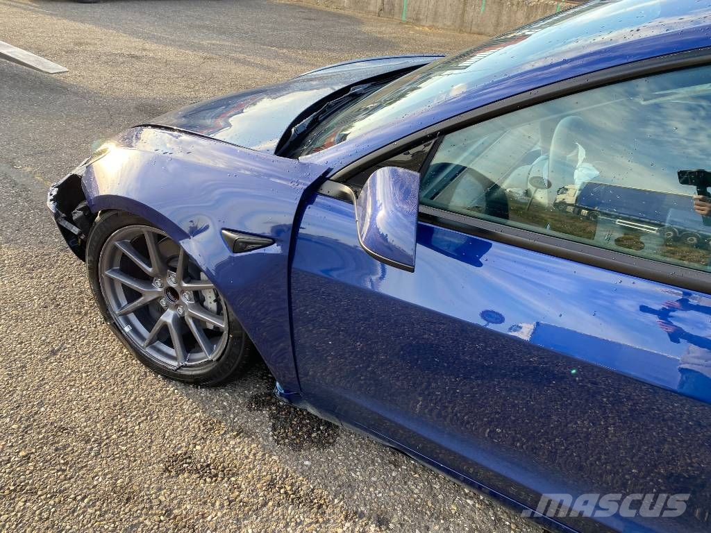 Tesla Model 3 Basis RWD Carte Grise Française endommagée Coches