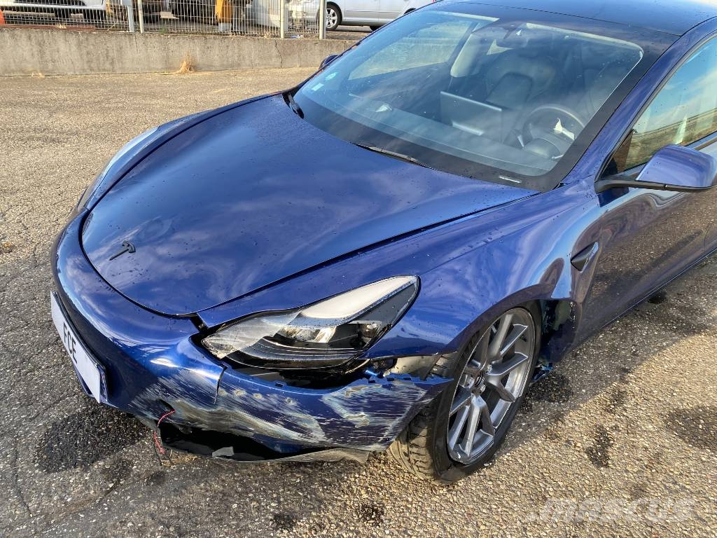 Tesla Model 3 Basis RWD Carte Grise Française endommagée Coches