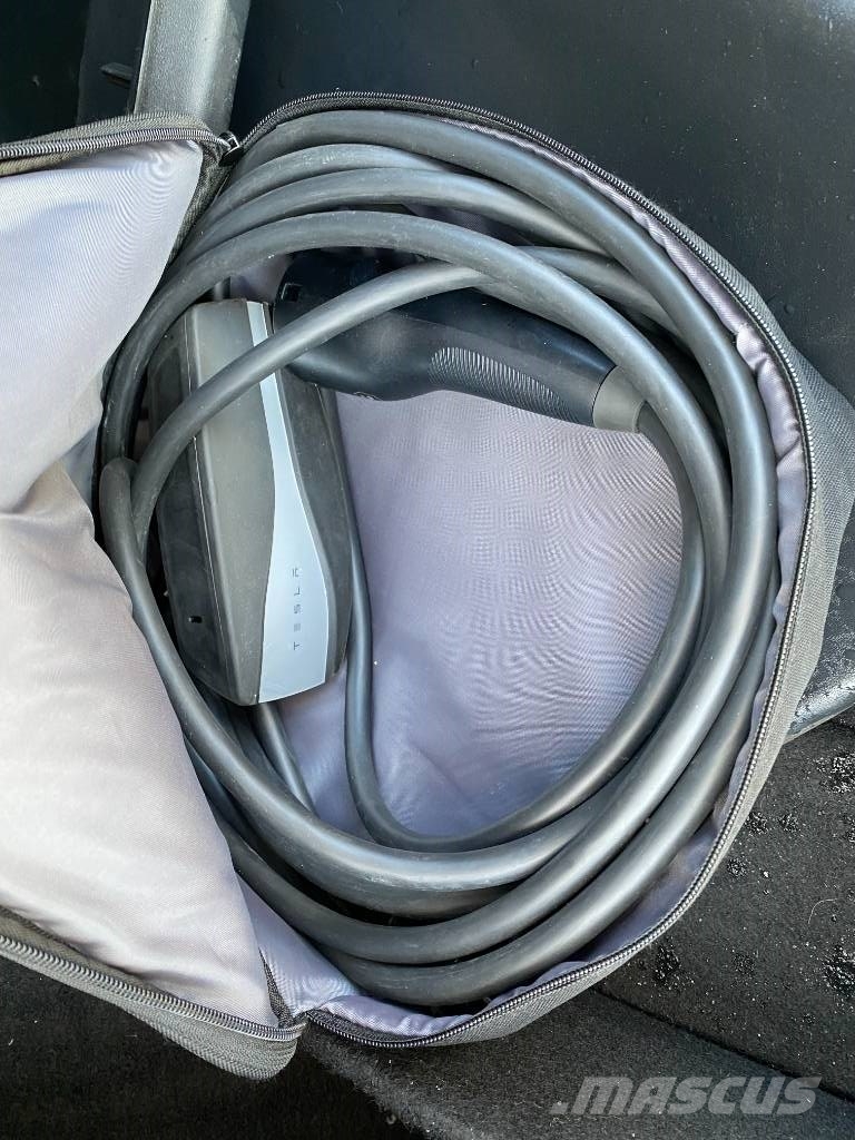 Tesla Model 3 Basis RWD Carte Grise Française endommagée Coches
