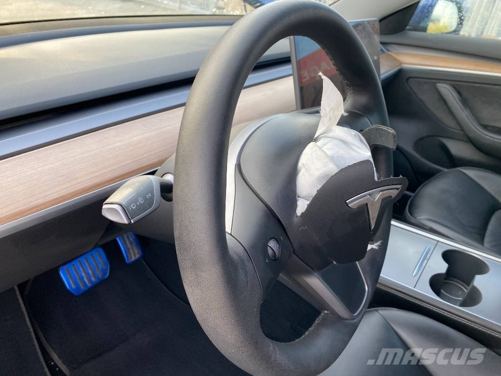 Tesla Model 3 Basis RWD Carte Grise Française endommagée Coches