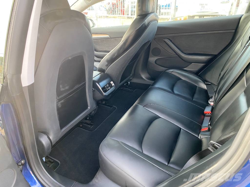 Tesla Model 3 Basis RWD Carte Grise Française endommagée Coches