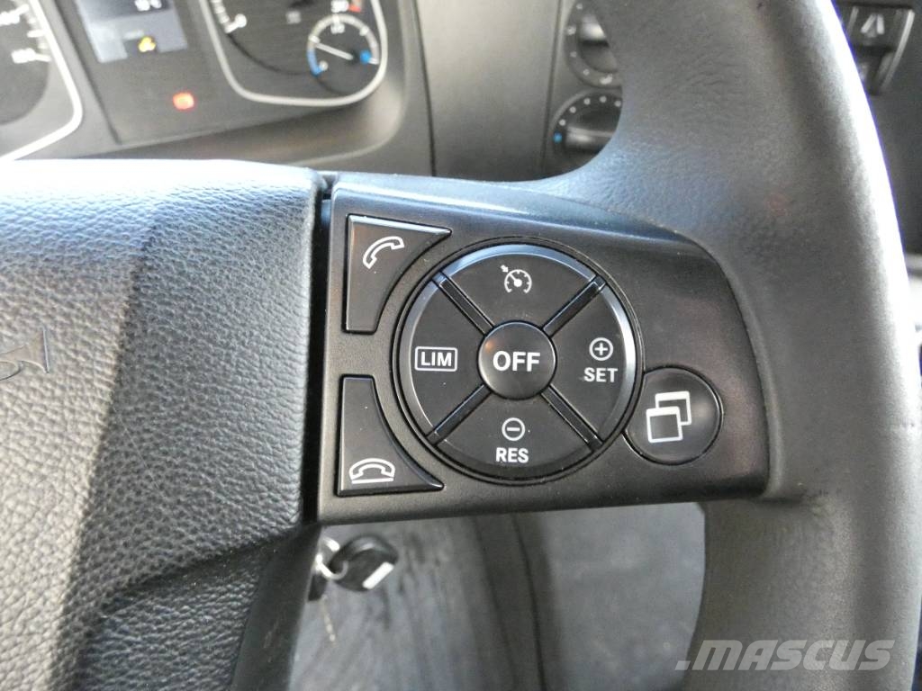 Mercedes-Benz Atego 816 Camiones con caja de remolque