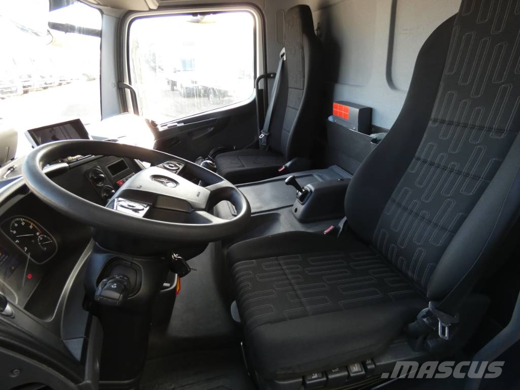 Mercedes-Benz Atego 816 Camiones con caja de remolque
