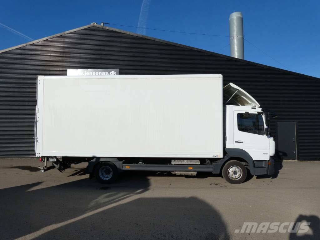 Mercedes-Benz Atego 816 Camiones con caja de remolque