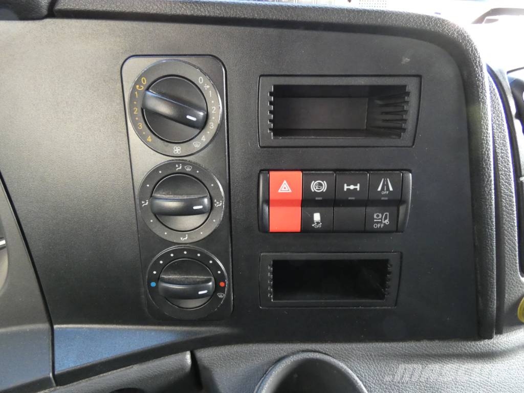 Mercedes-Benz Atego 816 Camiones con caja de remolque